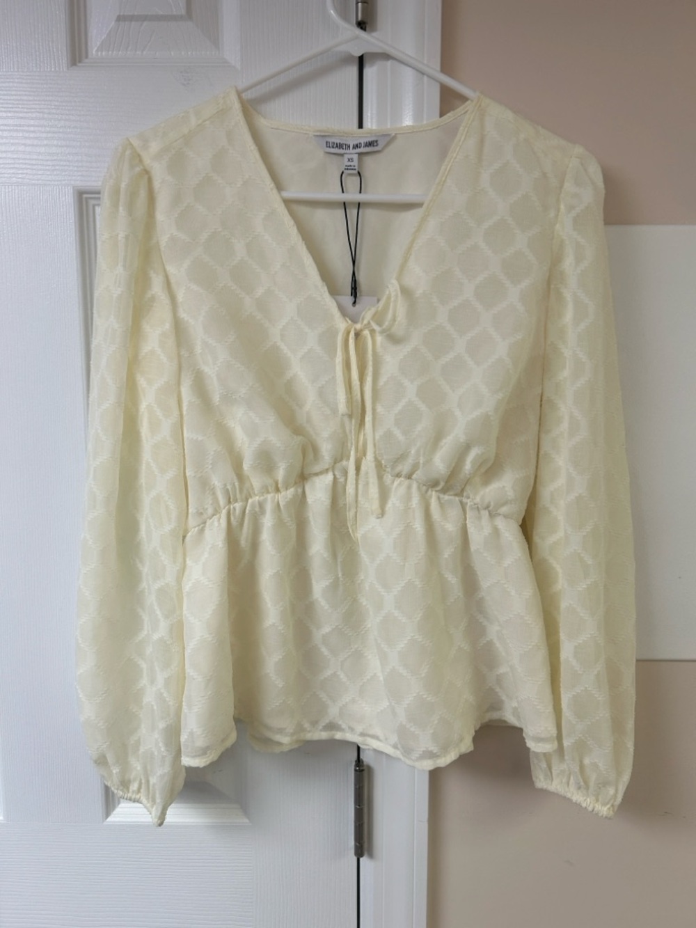 NWT Elizabeth and James Peplum Boho Top Blouse Puff Sleeve V-Neck Creme